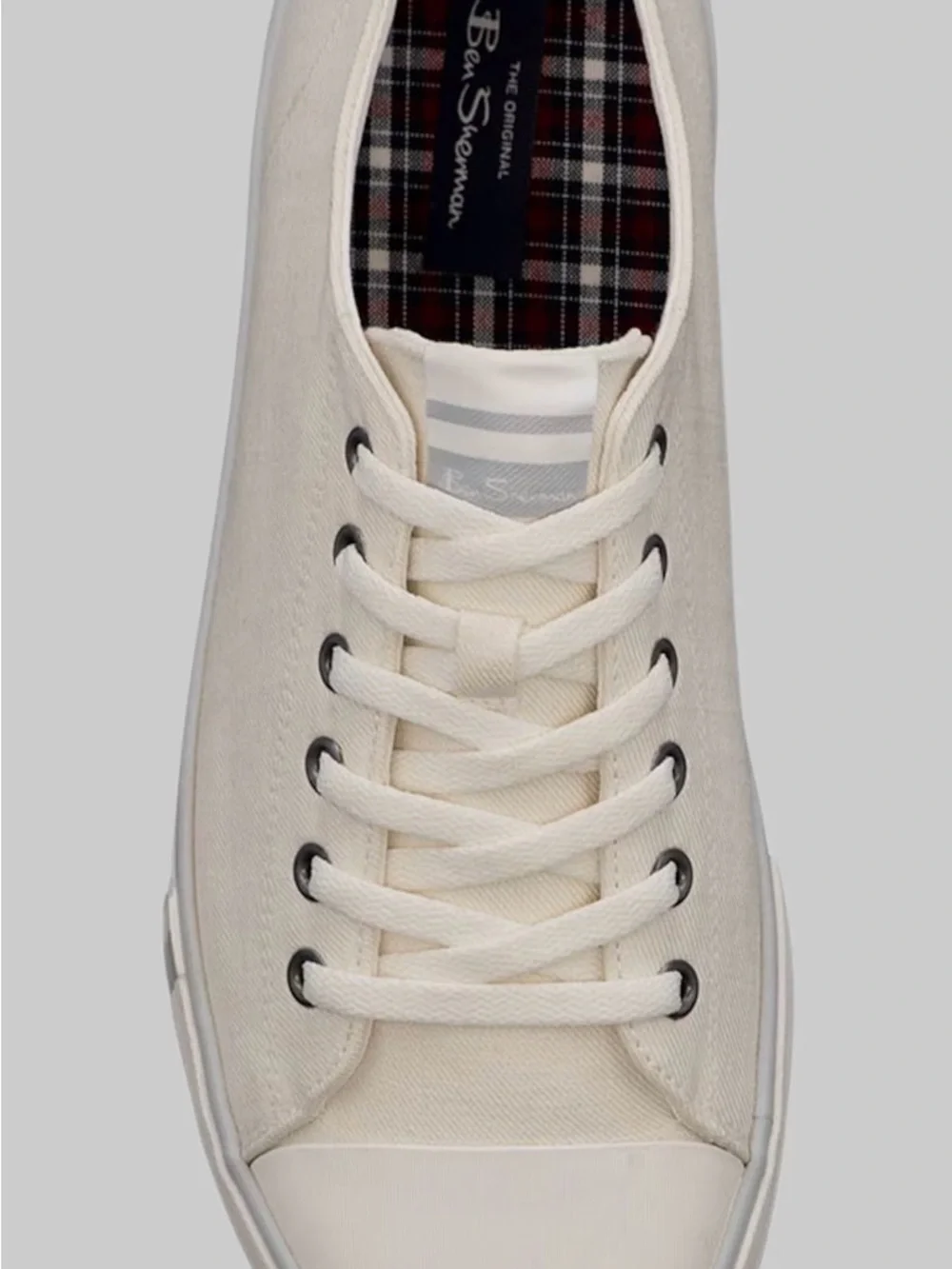 Ben Sherman Cream Canvas Low-Top Tennis shoes Sneakers with Plaid Lining. + A 🎁